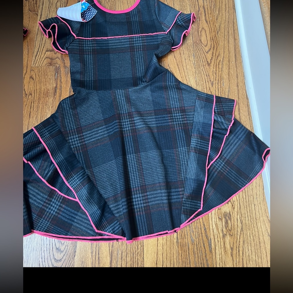 Girls Lanoosh Plaid Dress with Ruffles Sz L